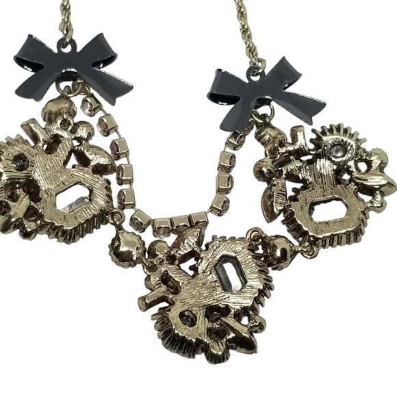 BETSEY JOHNSON RETIRED FAUX RUBY JEWEL, PEARL & CRYSTAL GOLDTONE CHAIN NECKLACE - Picture 8 of 8